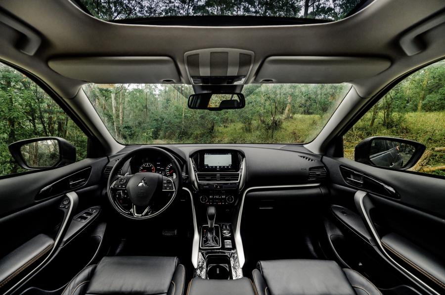 Торпедо Mitsubishi Eclipse Cross Outdoor 2020 года  (LA) (фото 10 из 10)